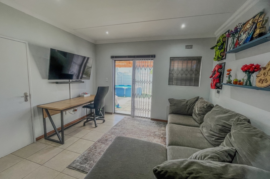 2 Bedroom Property for Sale in Hagley Western Cape